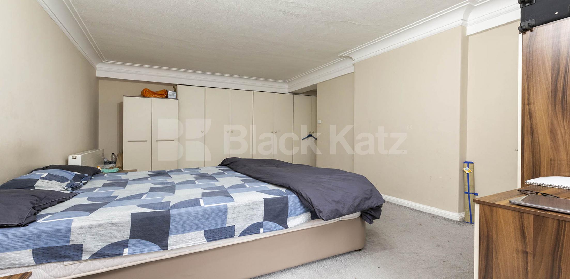 			3 Bedroom, 2 bath, 1 reception Flat			 Dorset House, Gloucester Place , Baker Street